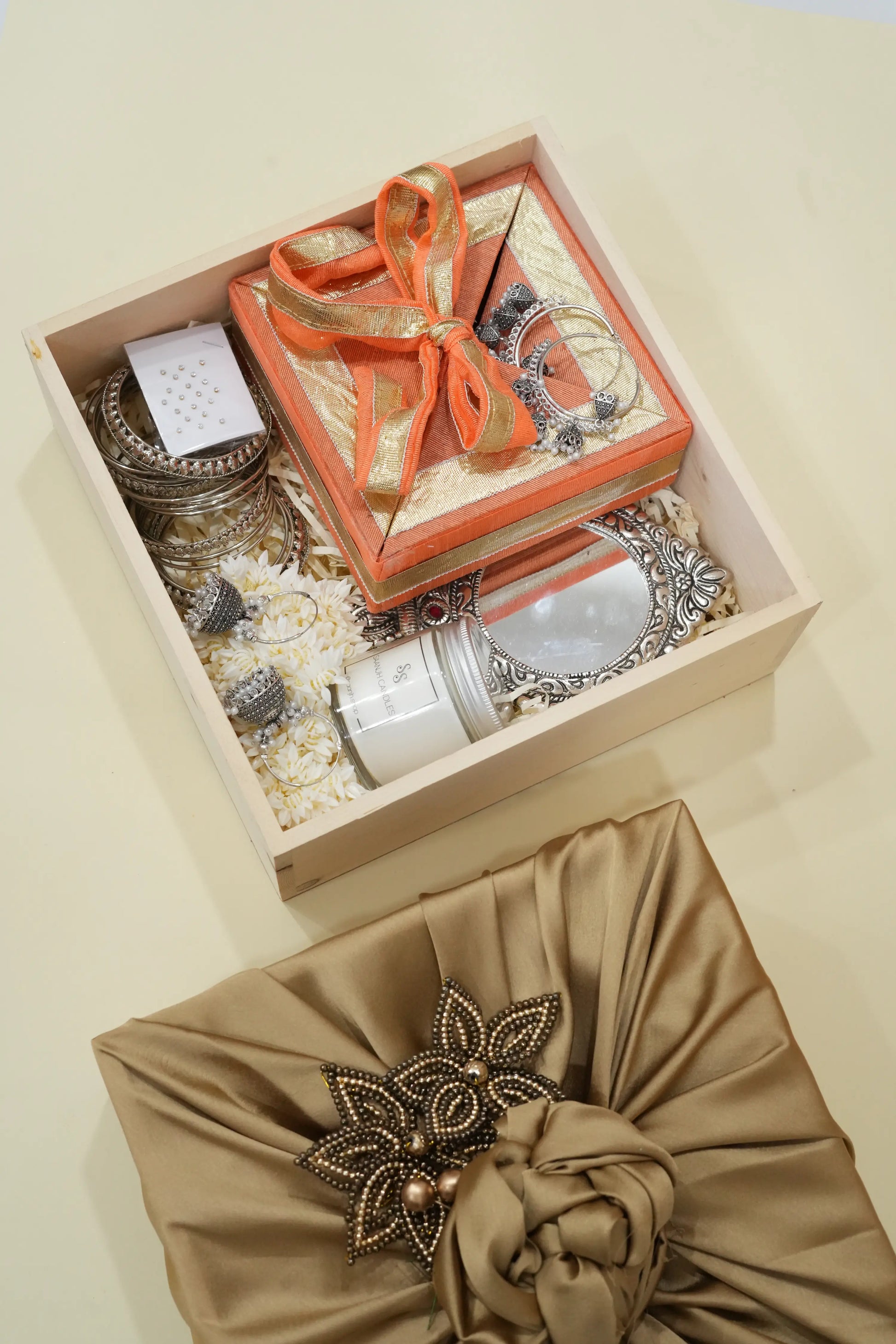 Jhumka Hamper